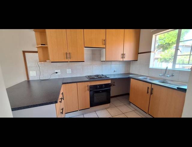 2 BEDROOM APARTMENT FOR SALE IN MORELETAPARK